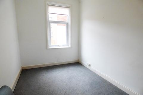 2 bedroom flat to rent - St Vincent Street, South Shields