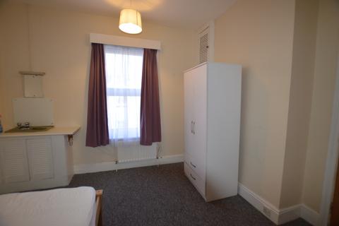 1 bedroom in a house share to rent, Bournemouth, Dorset, BH1