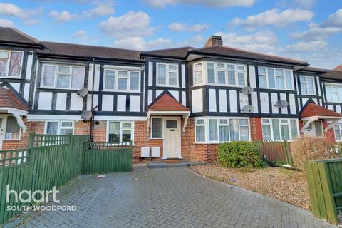 2 bedroom flat for sale - Westview Drive, Woodford Green, Essex, IG8