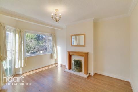 2 bedroom flat for sale - Westview Drive, Woodford Green, Essex, IG8