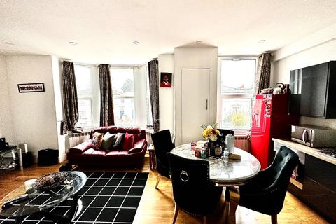 Flat C, 208 Burrage Road, London, SE18 7JU