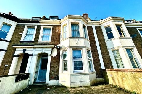 Flat C, 208 Burrage Road, London, SE18 7JU