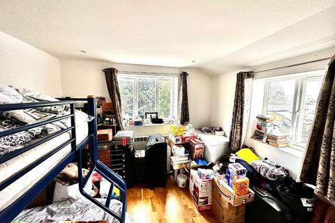 Flat C, 208 Burrage Road, London, SE18 7JU