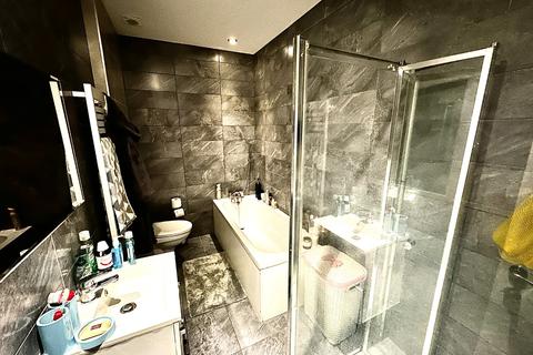 Flat C, 208 Burrage Road, London, SE18 7JU