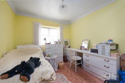 2 bedroom flat for sale - Abbs Cross Gardens, Hornchurch