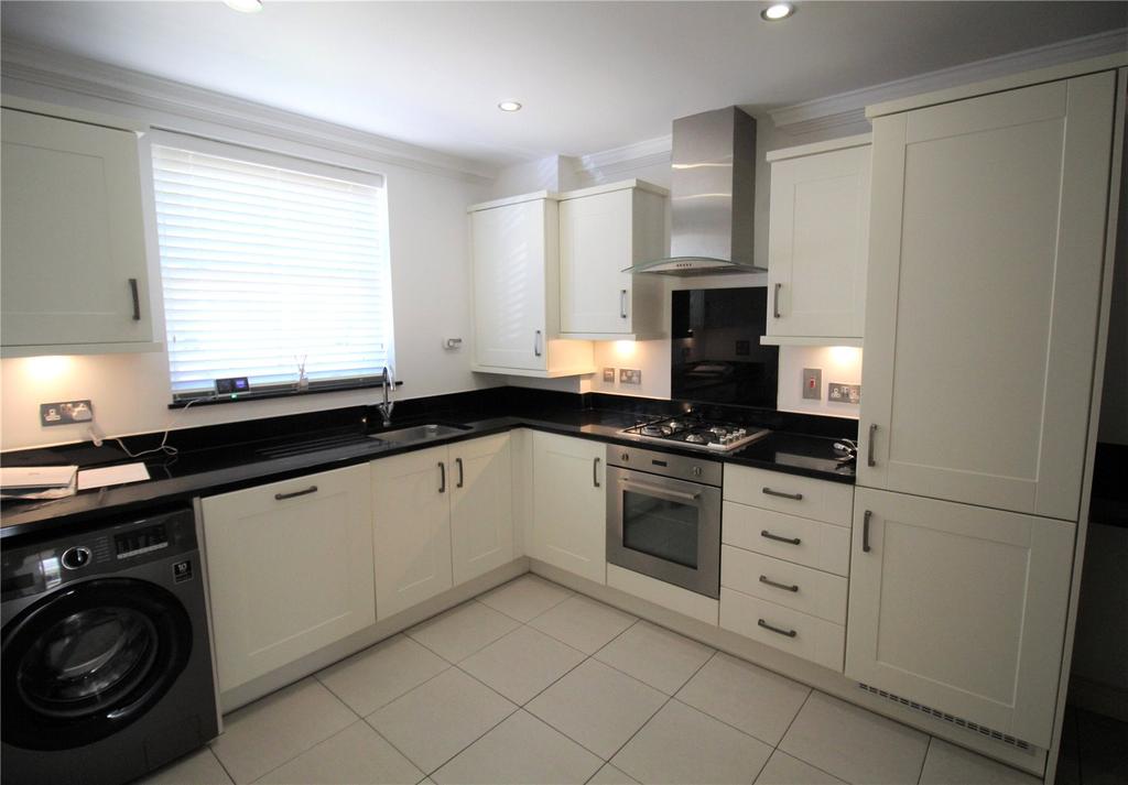 New Manor Croft, Berkhamsted, Hertfordshire, HP4 3 bed terraced house