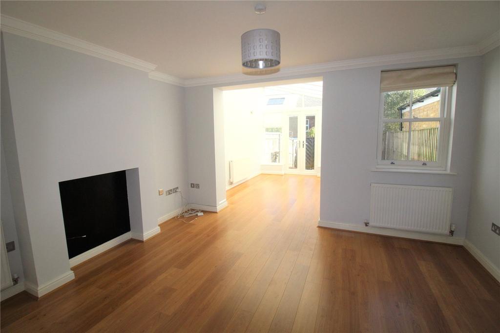 New Manor Croft, Berkhamsted, Hertfordshire, HP4 3 bed terraced house