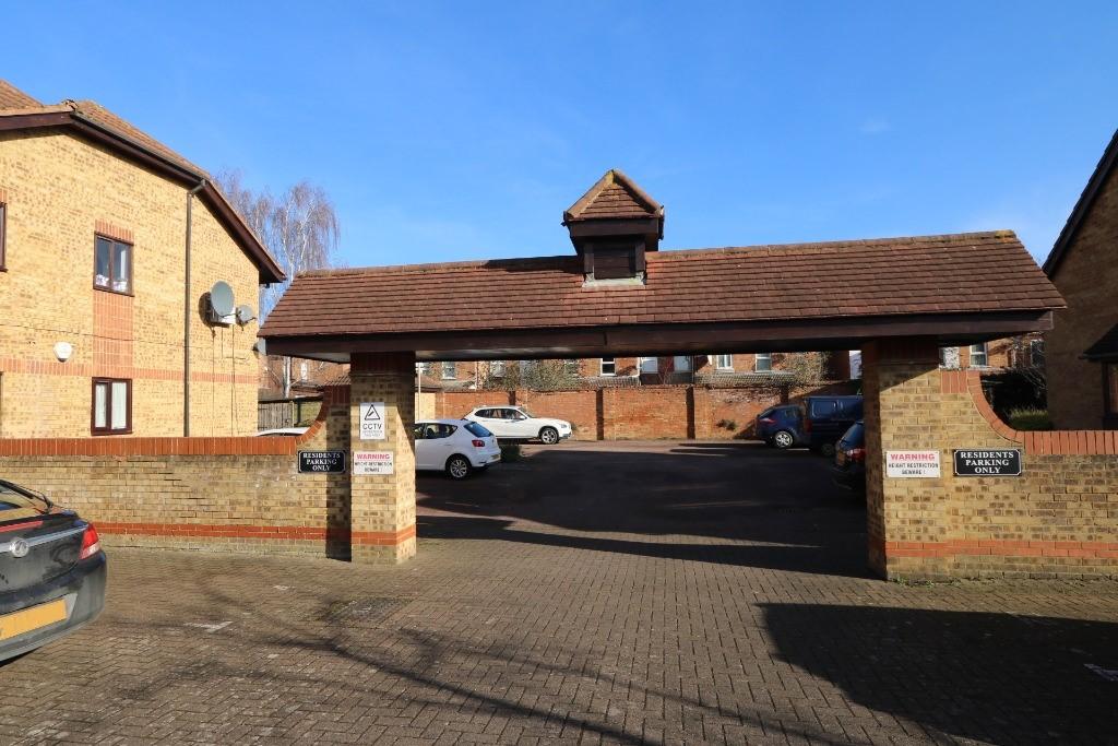 Redwood Grove, Elstow, Bedford, MK42 1 bed flat £120,000