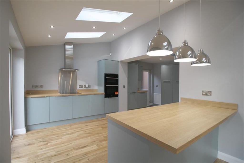 Woolsington Gardens, Woolsington... 4 bed semidetached house £1,500 pcm (£346 pw)