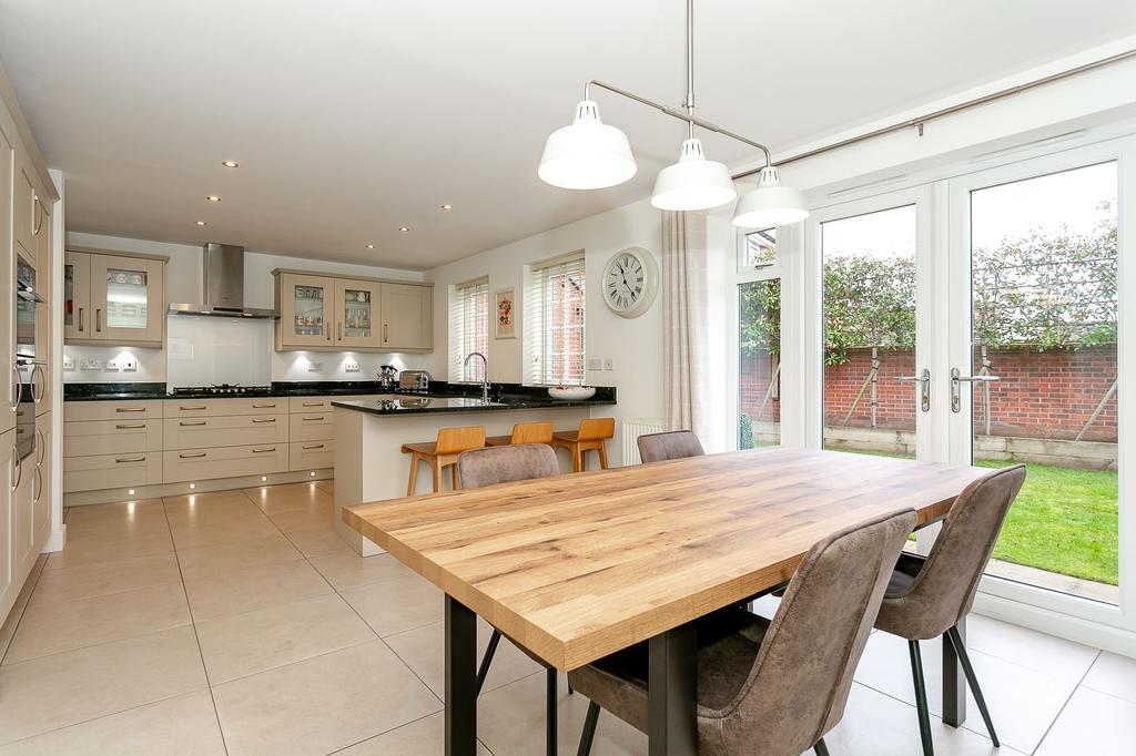 Chestnut Drive, Knaresborough, HG5 5 bed detached house £699,999