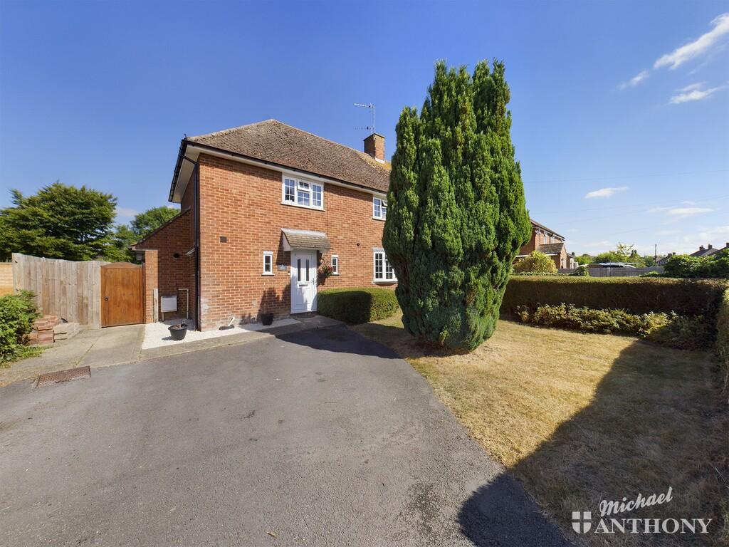 Chiltern Avenue Stone 3 Bed Semi Detached House For Sale £440 000