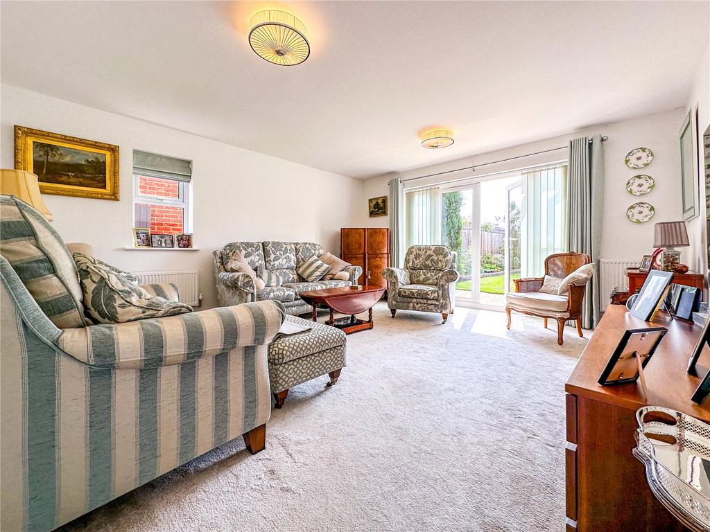 Arnwood Drive, Bransgore, Christchurch, Dorset, BH23 4 bed detached