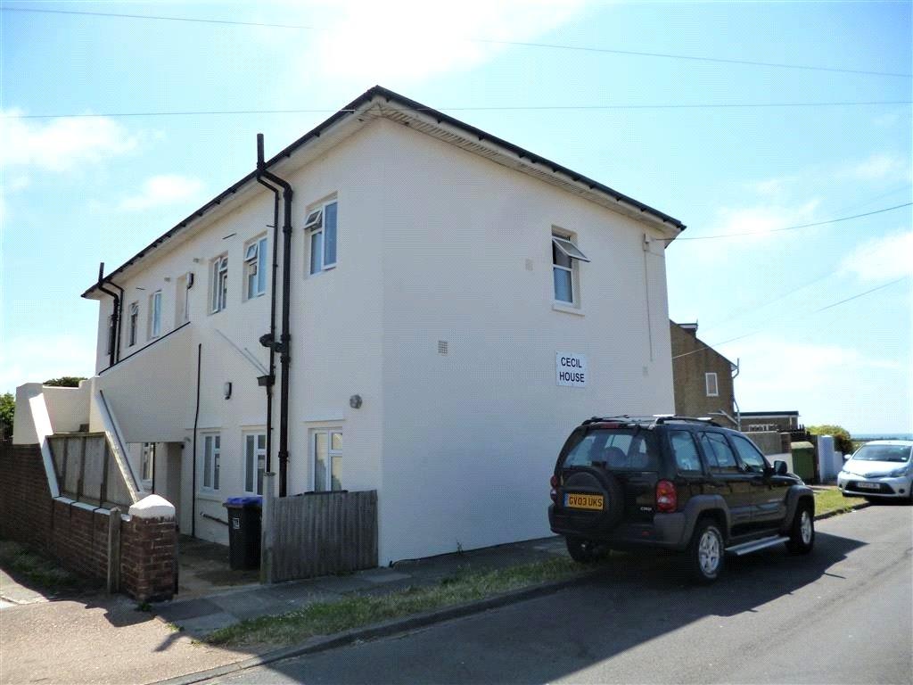 Cecil House, 68 Cecil Road, Lancing... 2 bed apartment £975 pcm (£225 pw)