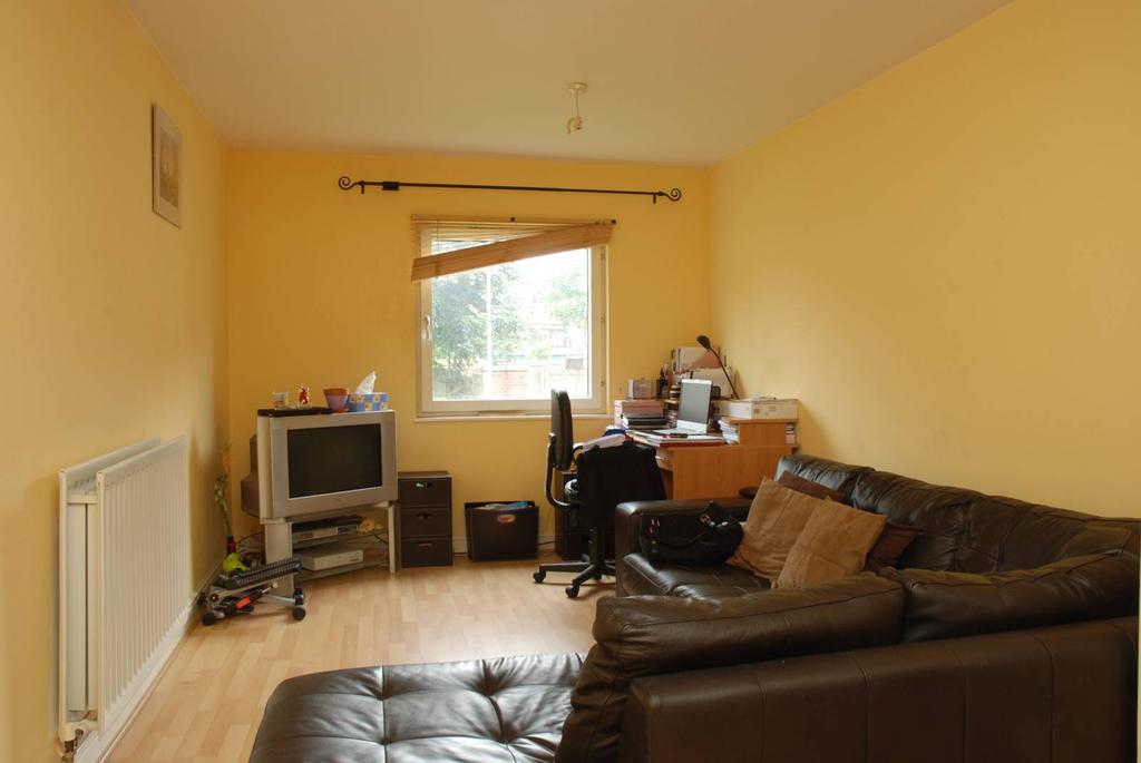 Winkfield Road, Wood Green, London, N22 1 bed flat £325,000