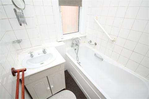 2 bedroom flat to rent, Thorverton Road, Cricklewood