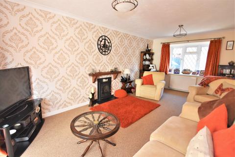 5 Honeysuckle Close, Tiverton, EX16 6TE