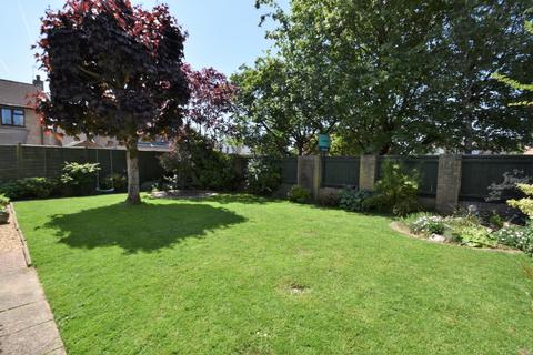5 Honeysuckle Close, Tiverton, EX16 6TE