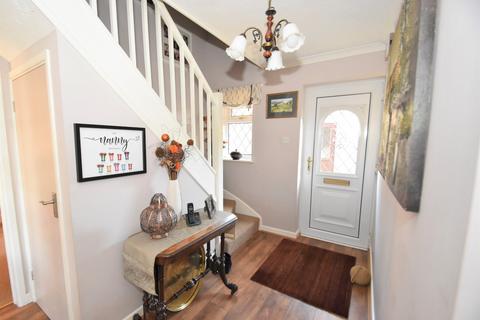 5 Honeysuckle Close, Tiverton, EX16 6TE