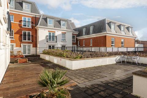 Central Walk, Epsom
