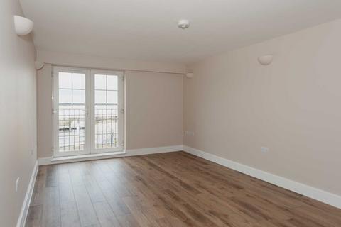 Central Walk, Epsom