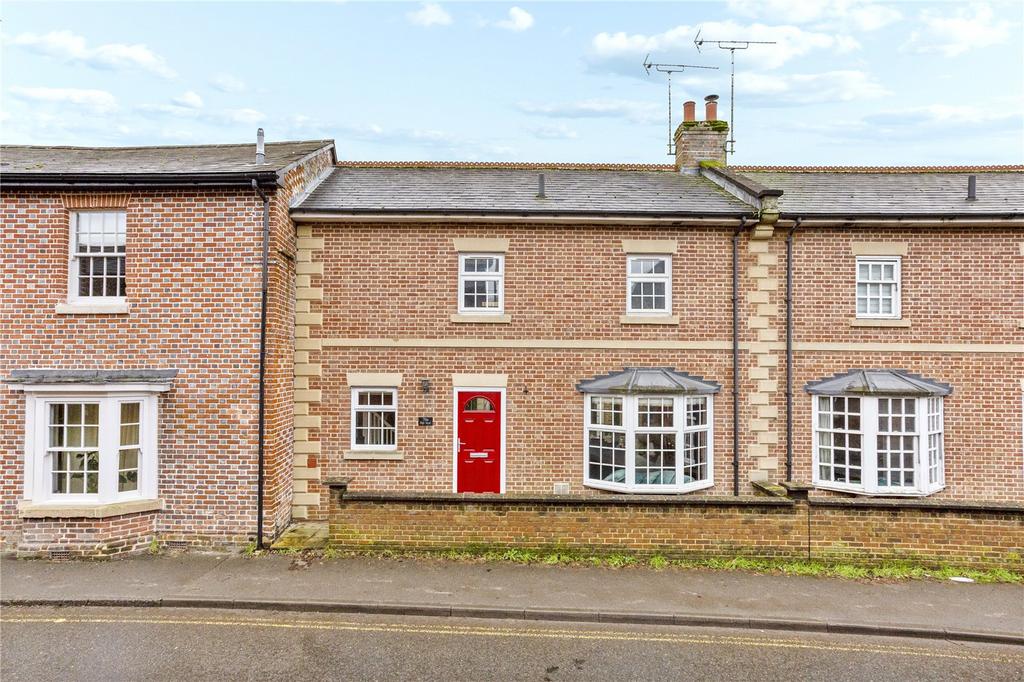 High Street, Pewsey, Wiltshire, SN9 2 bed house for sale £330,000