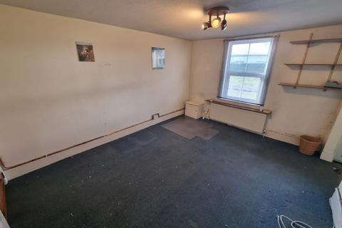31 South Road, South Ockendon, RM15 6NU