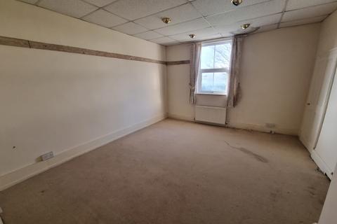 31 South Road, South Ockendon, RM15 6NU