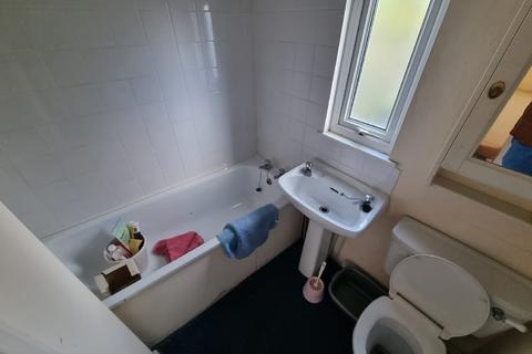 31 South Road, South Ockendon, RM15 6NU