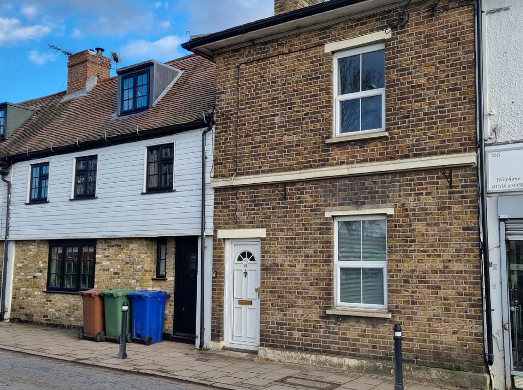 31 South Road, South Ockendon, Essex 2 bed property £125,000