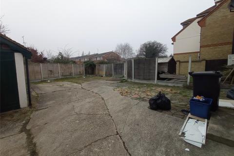 Shop to rent - Rayleigh Road, Leigh-on-Sea, Essex, SS9