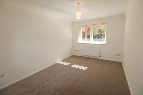 2 bedroom ground floor flat to rent, Clarendon Road, Bournemouth BH4