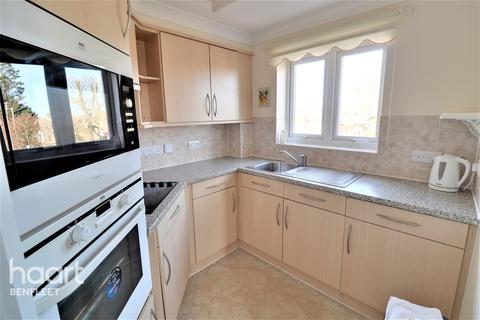 2 bedroom flat for sale - London Road, Hadleigh