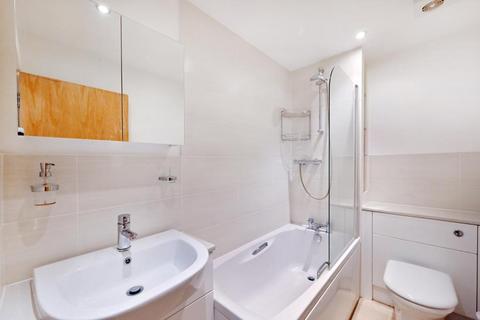 2 bedroom apartment to rent, Oriana House Victory Place E14