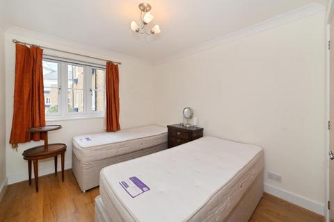 2 bedroom apartment to rent, Oriana House Victory Place E14