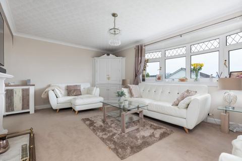 10 Castleton Crescent, Newton Mearns, Glasgow, G77 5JX