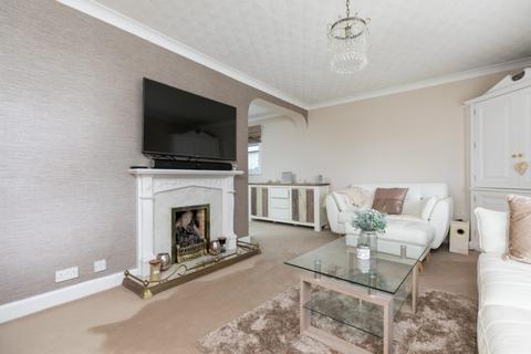 10 Castleton Crescent, Newton Mearns, Glasgow, G77 5JX
