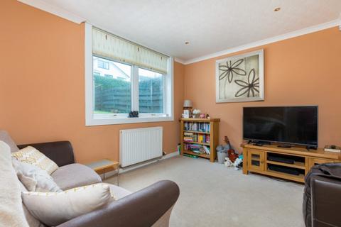 10 Castleton Crescent, Newton Mearns, Glasgow, G77 5JX