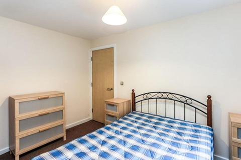 2 bedroom flat to rent - Reardon House, Reardon Street, London, E1W