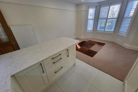 1 bedroom apartment to rent, Hamilton Road, Bournemouth