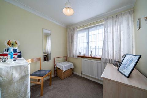 8 Denham Close, Hemel Hempstead, HP2 7JW
