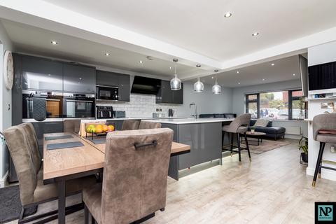 4 bedroom semi-detached house for sale - Church Road, Warton