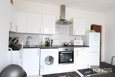 2 bedroom flat to rent, Portswood Road , Southampton