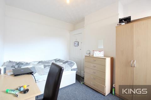 2 bedroom flat to rent, Portswood Road , Southampton