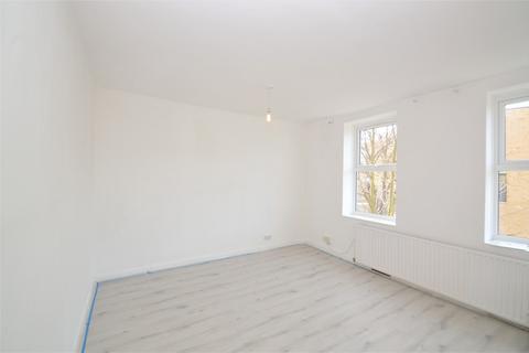 2 bedroom maisonette to rent, Brookhill Road, London