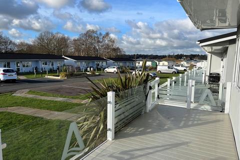 2 bedroom park home for sale - Broadlands Holiday Park and Marina, Marsh Road, Oulton Broad