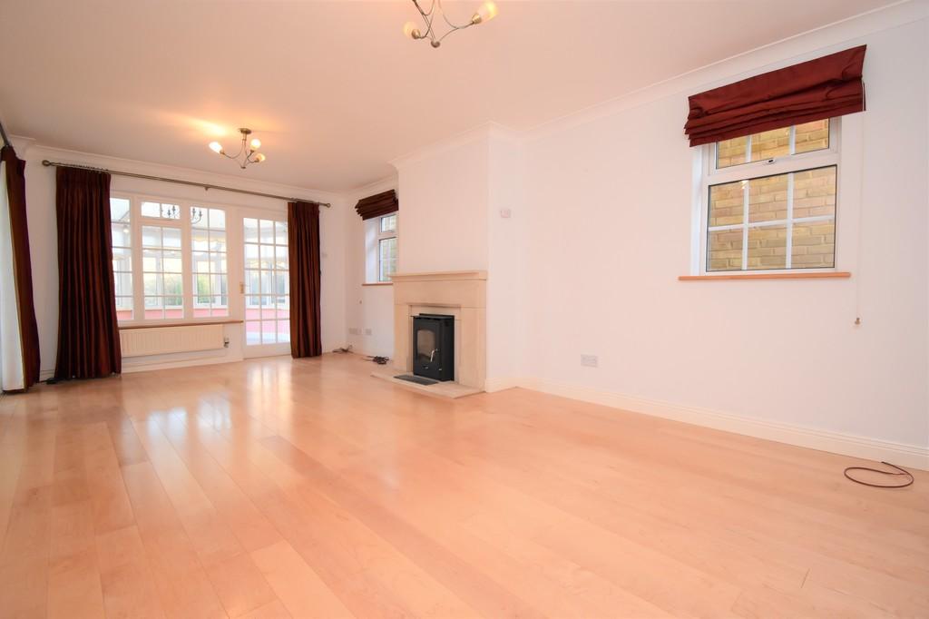 Audley Road, Great Leighs, Chelmsford 5 bed detached house £1,950 pcm