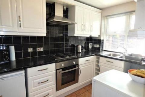 2 bedroom townhouse for sale, Danby Avenue, Bradford