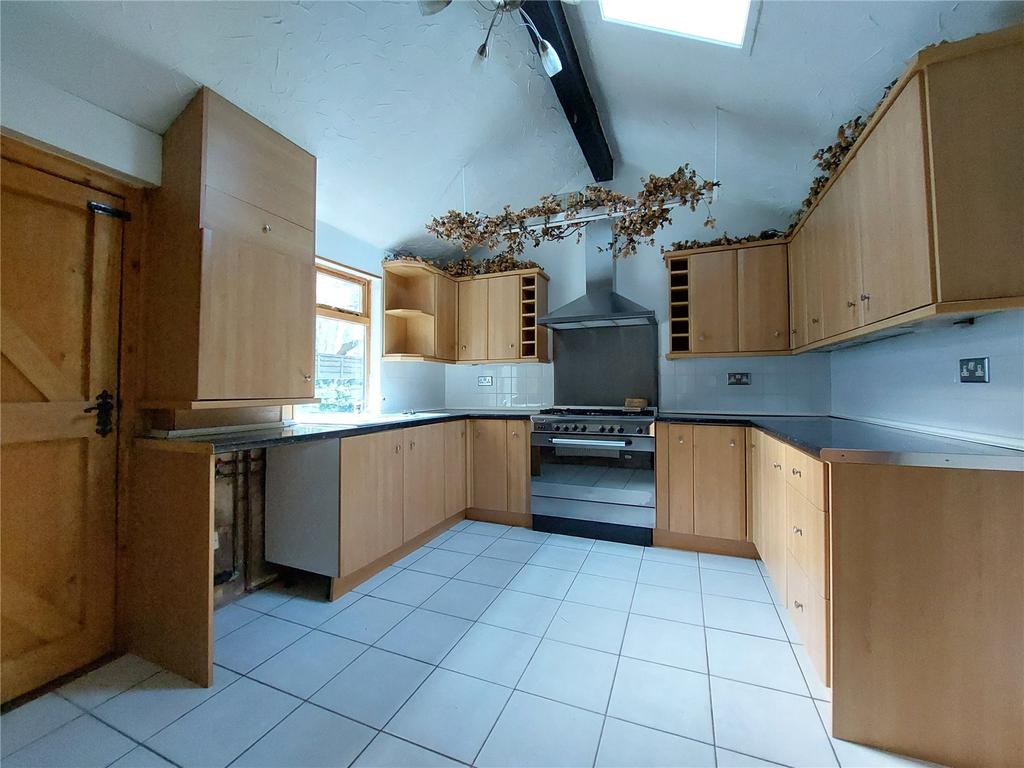 Kitchen: