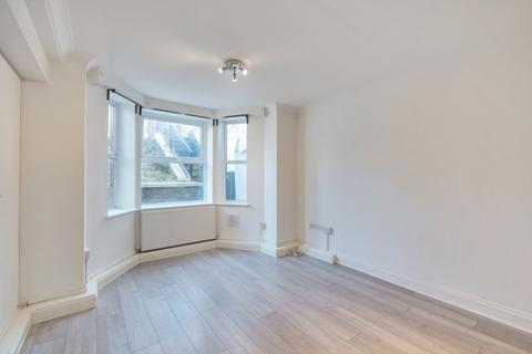 3 bedroom apartment to rent - Auckland Hill London SE27