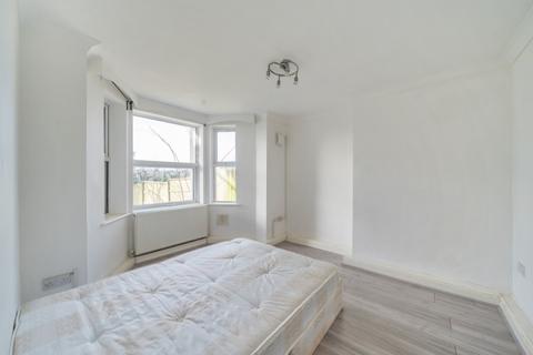3 bedroom apartment to rent - Auckland Hill London SE27